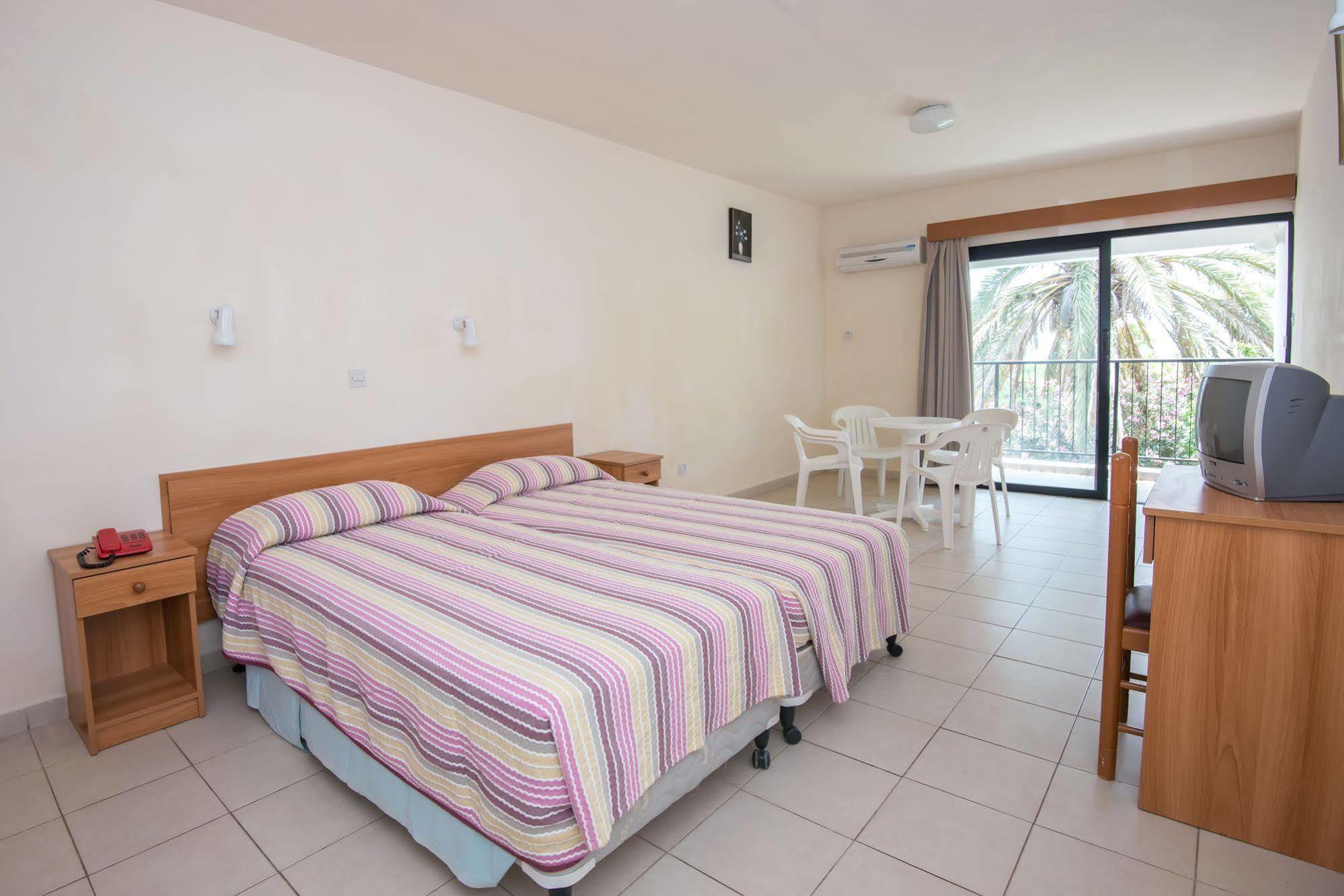 Kkaras Hotel 3 Star Agia Napa Exterior foto