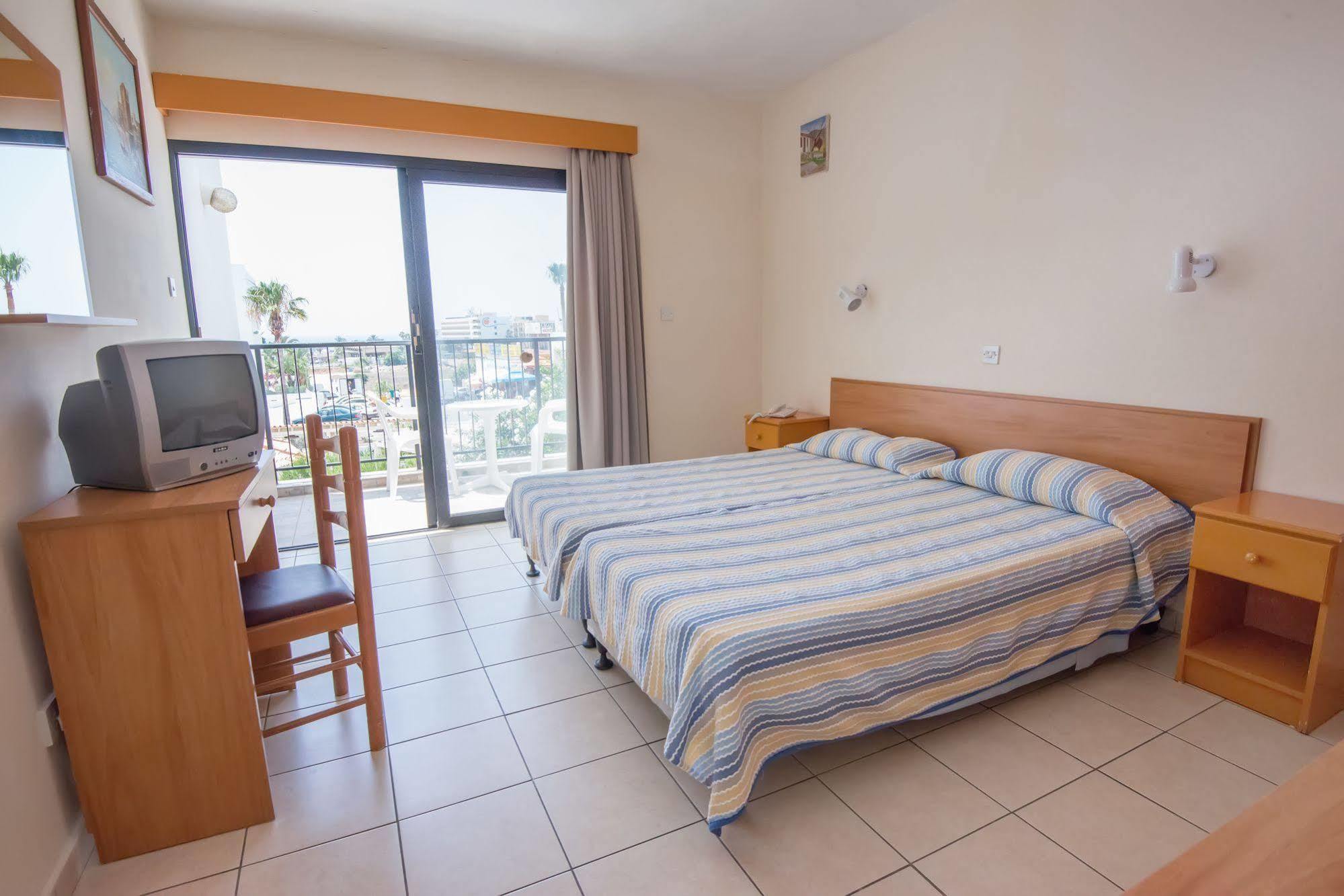Kkaras Hotel 3 Star Agia Napa Exterior foto
